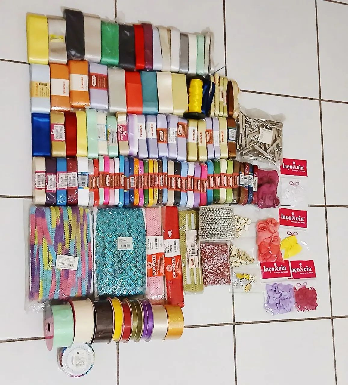 LOT OF MATERIAL FOR RIBBONS