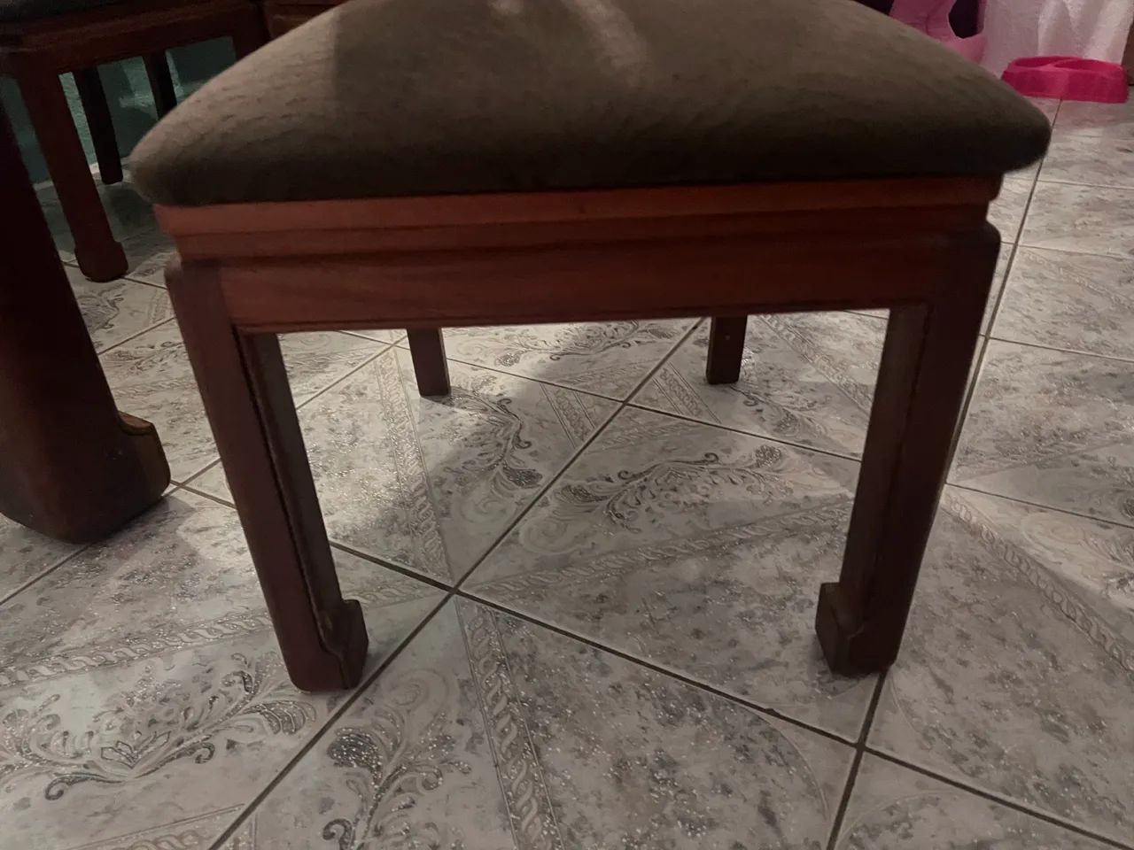 Mesa Maciça com 8 Cadeiras  - Foto 2