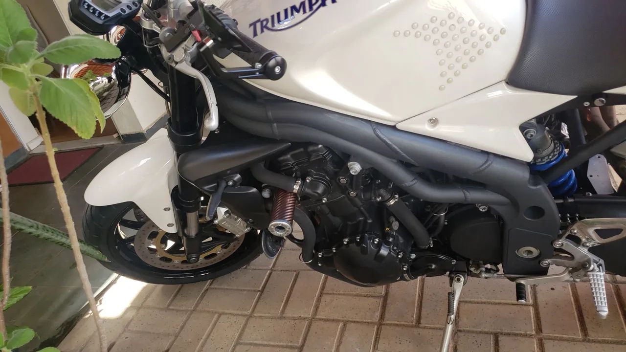 TRIUMPH SPEEDTIPLE 1050 2010  - Foto 2
