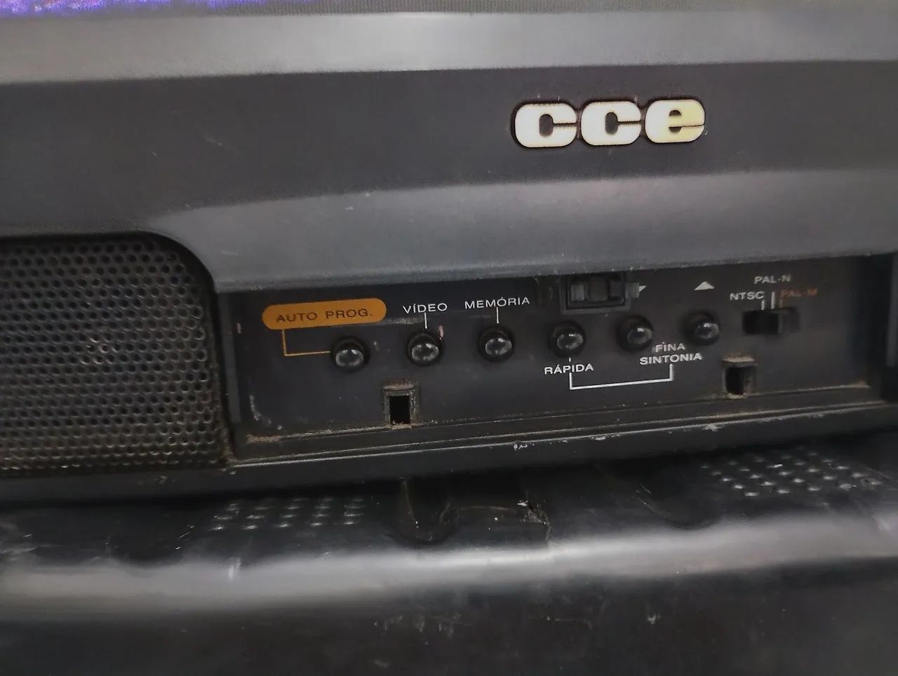 Tv antiga CCE 14 polegadas funcionando perfeitamente  - Foto 3