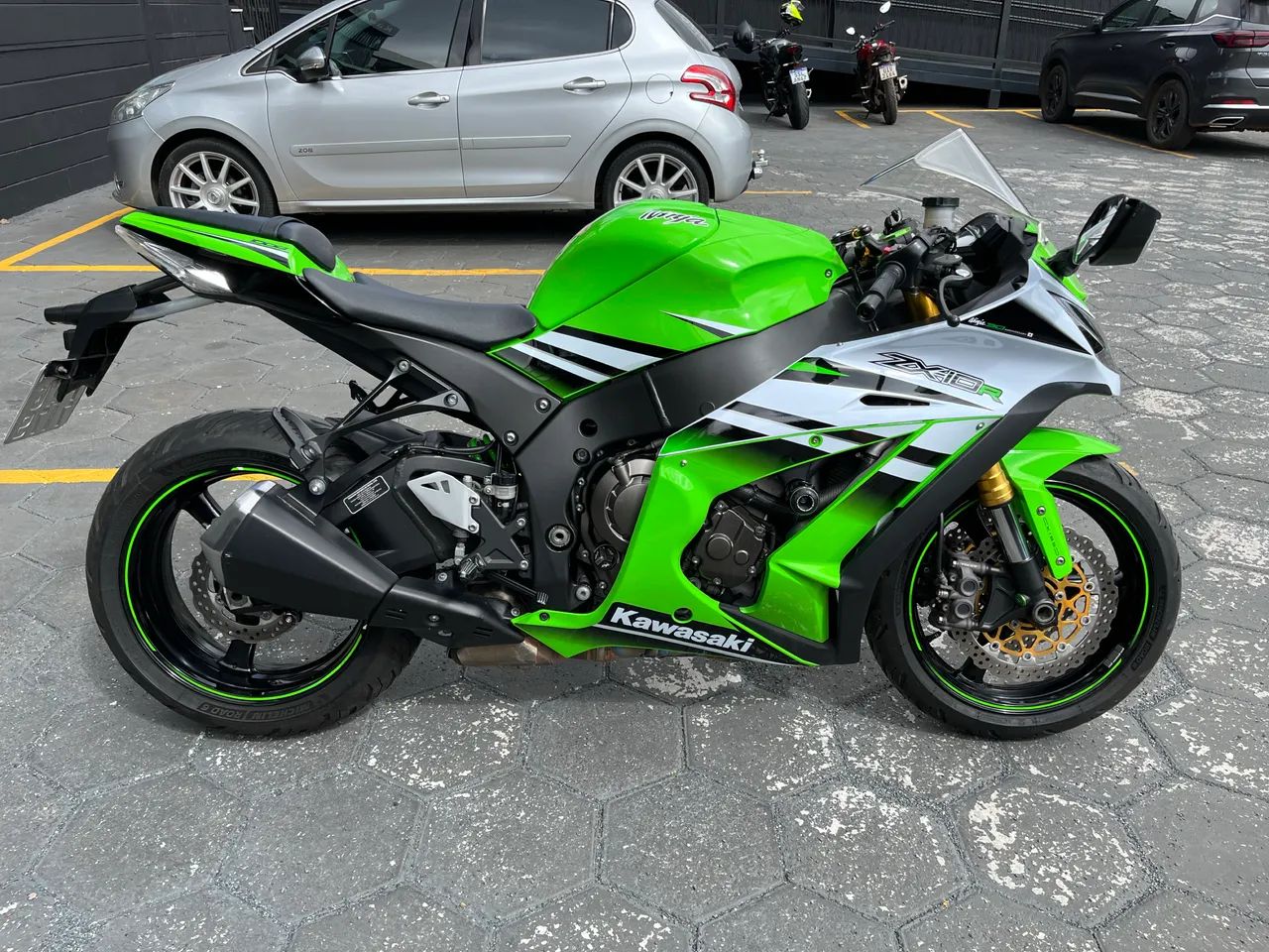 Kawasaki Zx-10/ Zx-10r 1000cc 2015 - 1490177611 | OLX