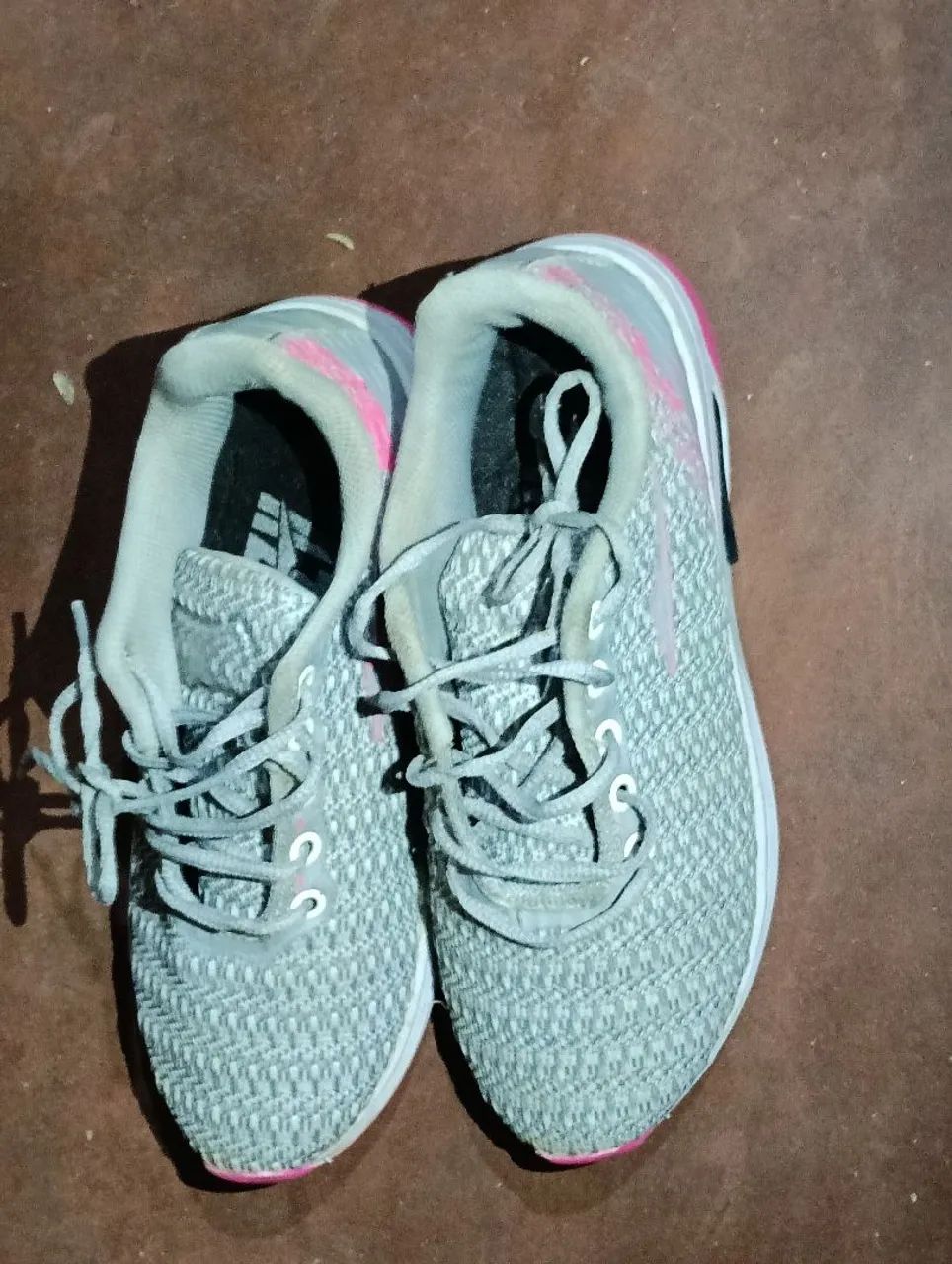 Tênis marca Adidas  - Foto 4