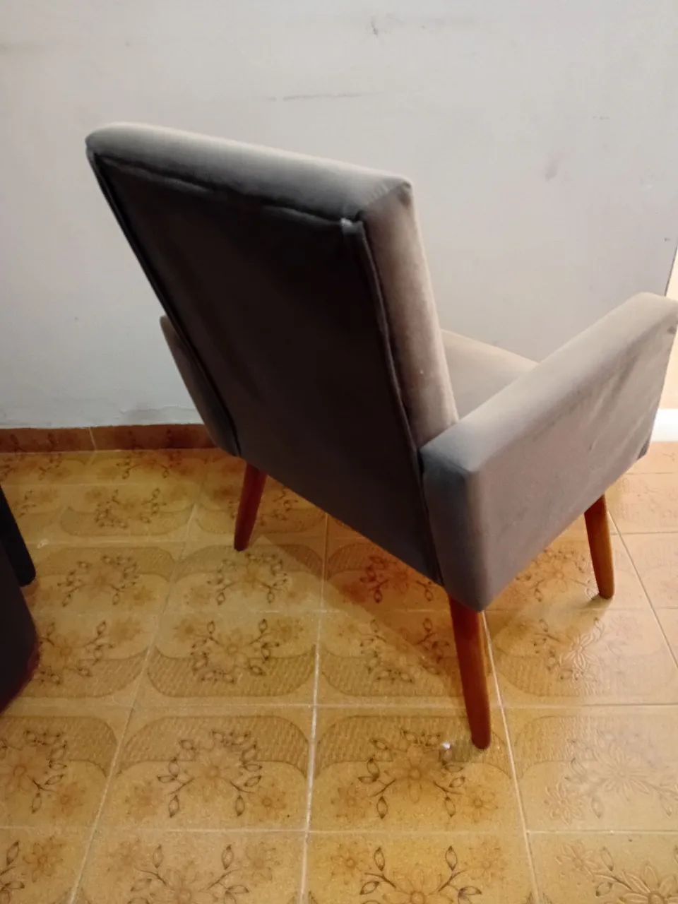 Vendo Poltrona Almofadada  - Foto 2