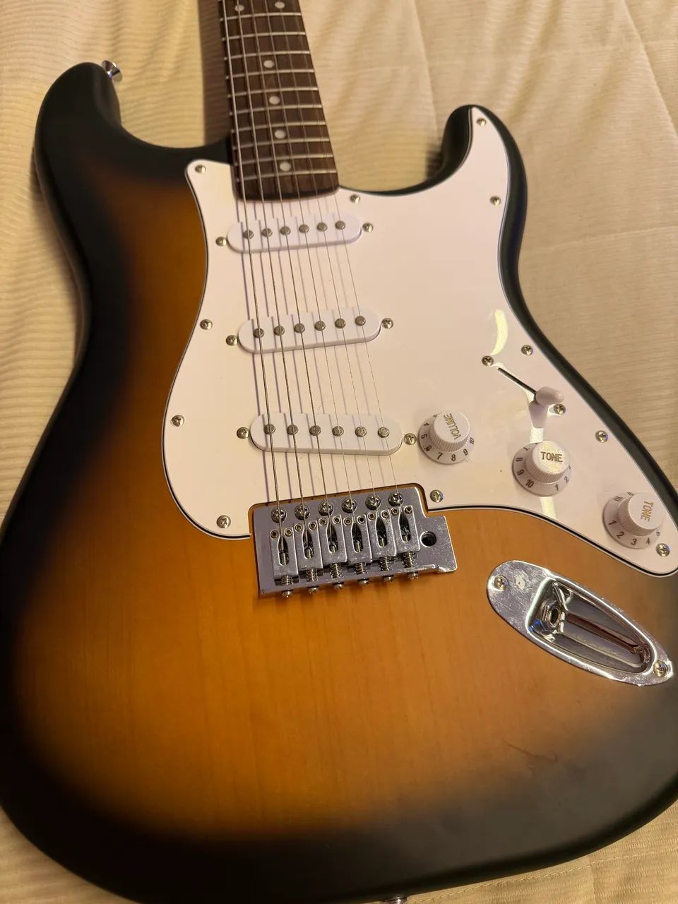 Guitarra Fender Squier Stratocaster - Foto 5