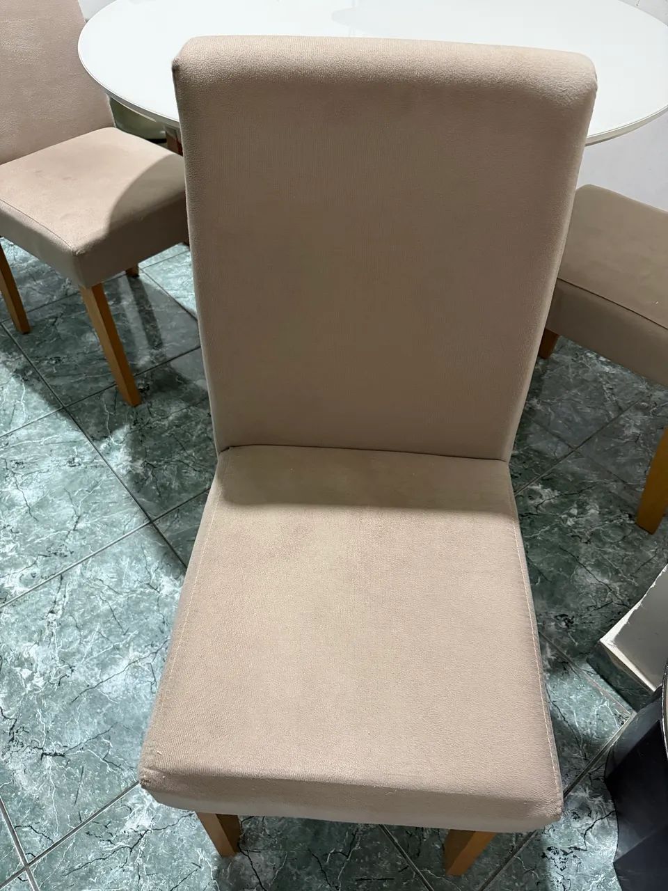Mesa de jantar redonda com 4 cadeiras  - Foto 4