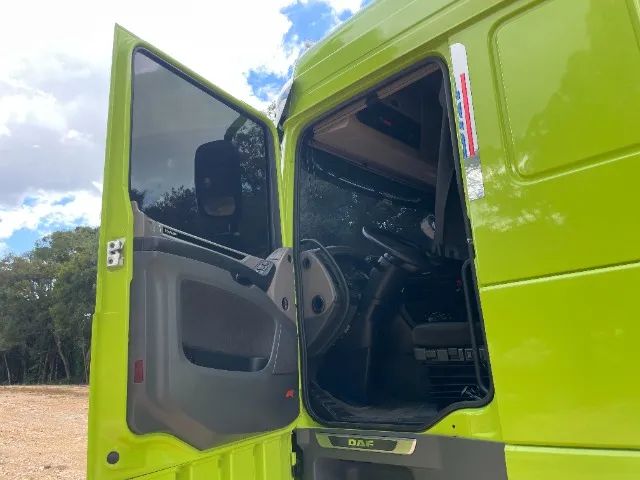 DAF XF 480 6X2 TETO BAIXO ANO 2024 COM 180 MIL KM COM RODAS DE ALUMINIO + KIT DEFLETOR DE  - Foto 11
