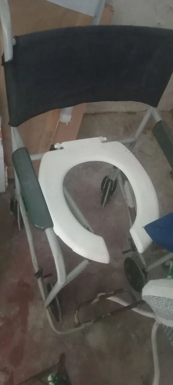 Cadeira de banho X valor 100 reais  - Foto 2