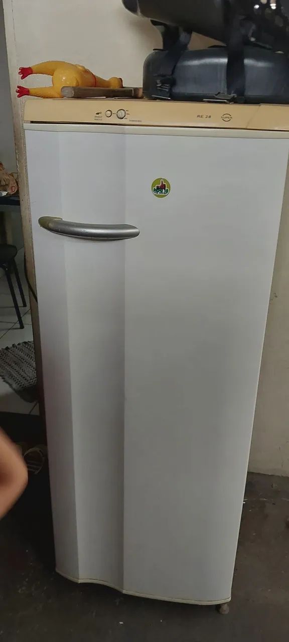 Vende se geladeira eletrolux