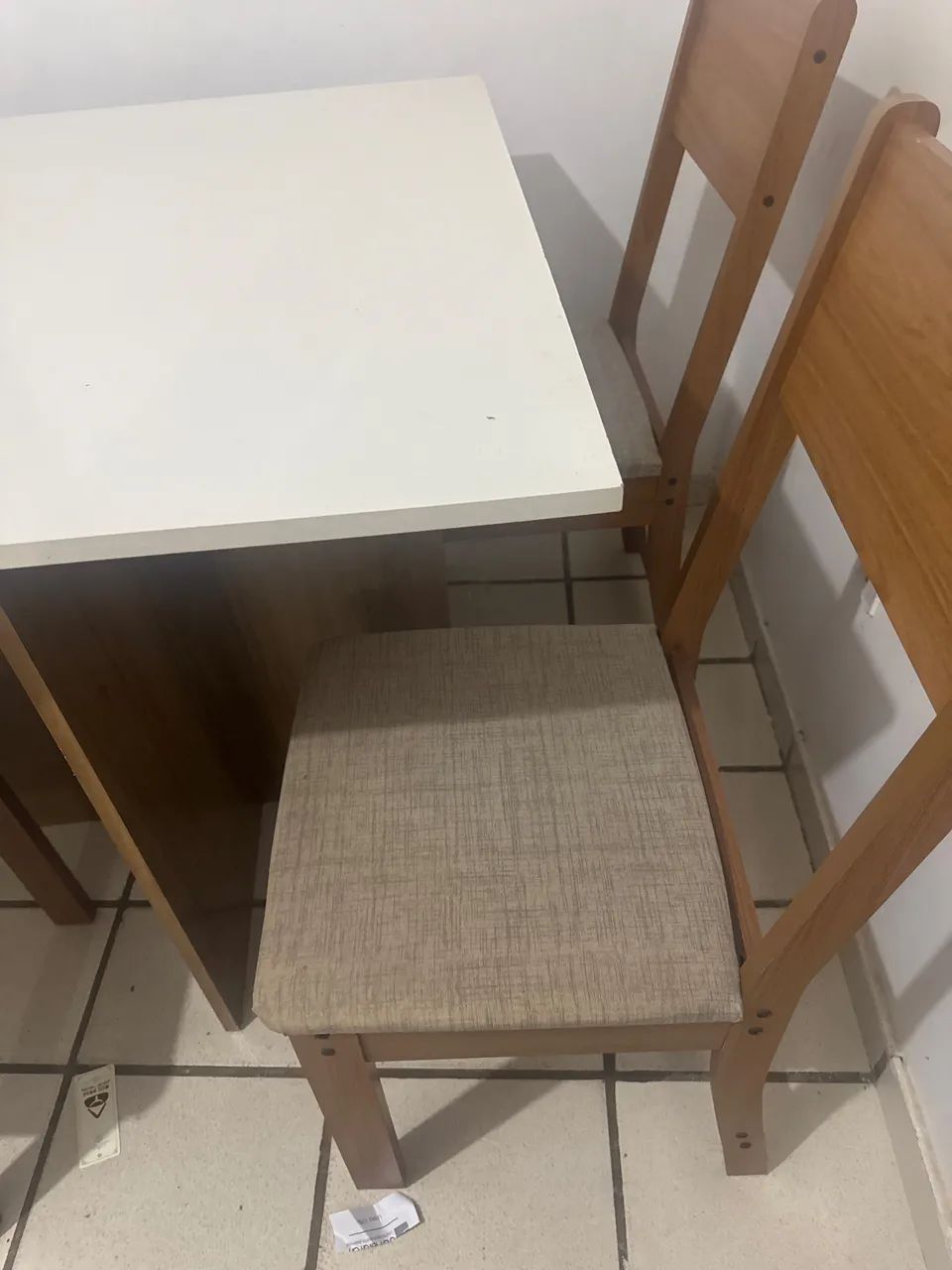 Vendo mesa 4 lugares de madeira  - Foto 3
