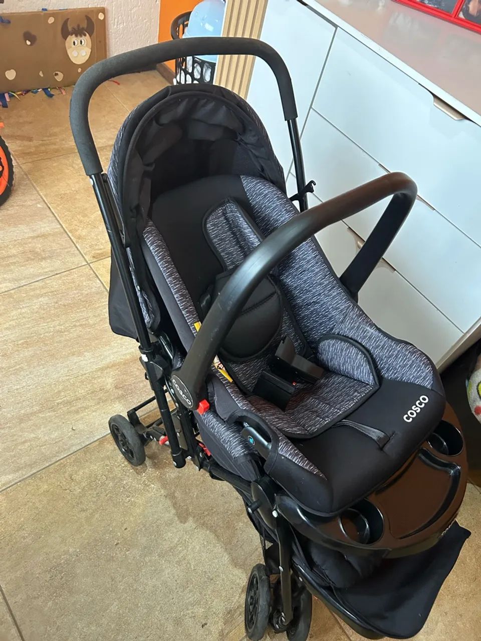 Carrinho com bebê conforto Cosco - Foto 3