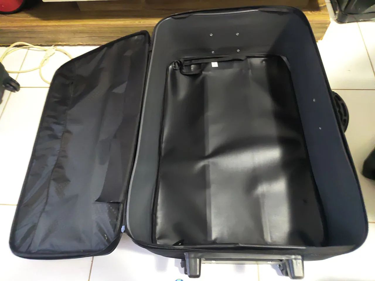 Mala 32kg em tecido na cor preta- R$125 - Foto 3