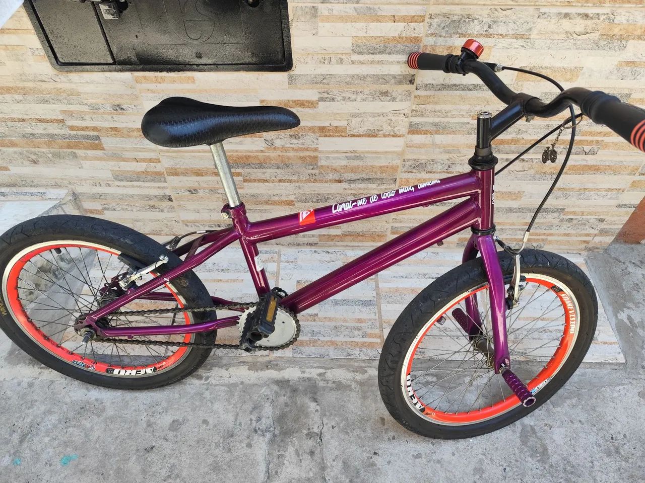 Bicicleta semi nova 