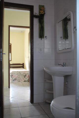 Aluguel Temporada casa Itapoá SC* p/ 30 pessoas. piscina 9 quartos, 6 banheiros, cozinhas - Foto 18