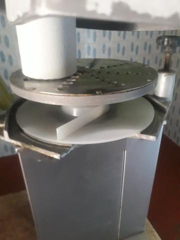 Triturador elétrico.
