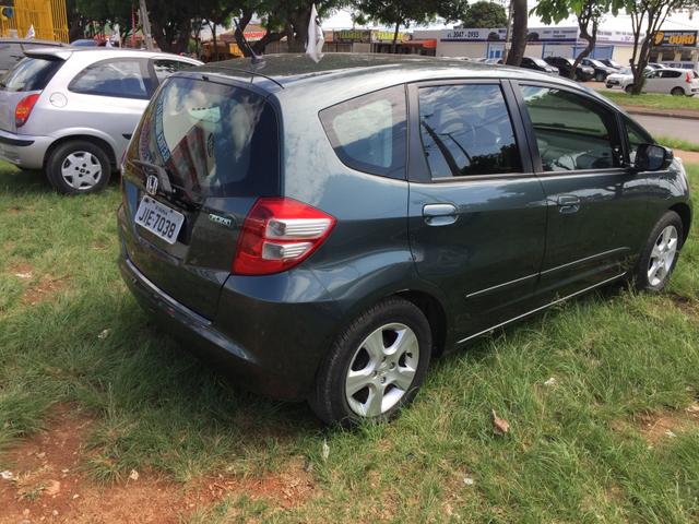Vendo troco ou financio Honda fit - Foto 3