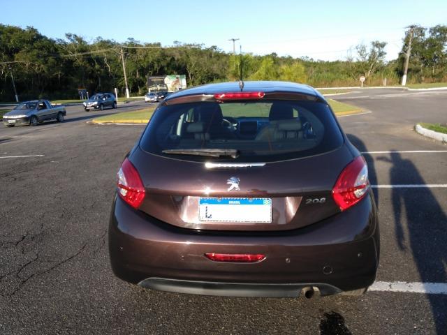 Peugeot 208 com Teto, Único Dono - Não Tem Detalhe - Aceito Oferta ou Trocas 2015 - Foto 11