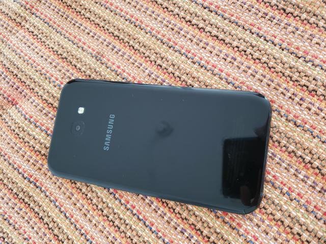 Samsung A7 2017 64Gb - Foto 2