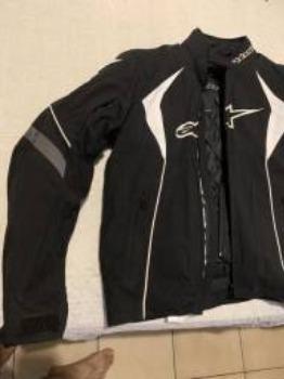 Jaqueta Alpinestars T-GP Plus R Air Preto Branco - Foto 3