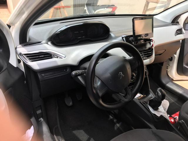 Peugeot 208 - Foto 5