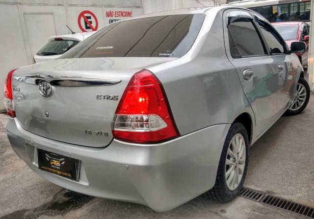 Toyota étios 27900 entrada 8mil parcelas de 469 entrada de 5mil parcelas de 698 - Foto 4