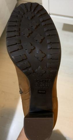 Bota Schutz em couro. Sola tratorada. Tam 37 nova - Foto 3