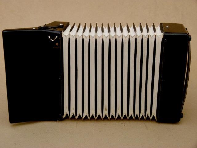 Acordeon Weltmeister 60 Baixos - Foto 3