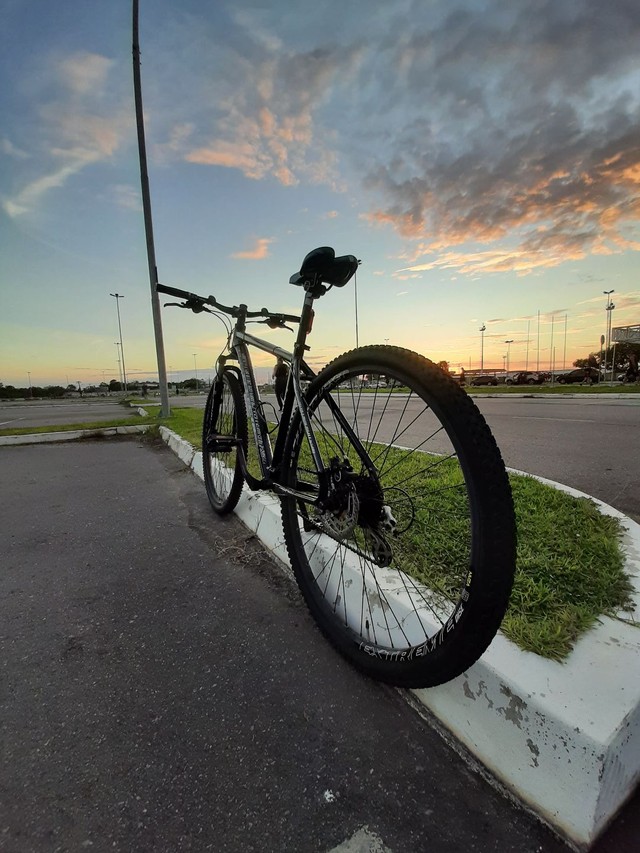 Bicicleta aro 29" totem em oerfeito estado - Foto 2