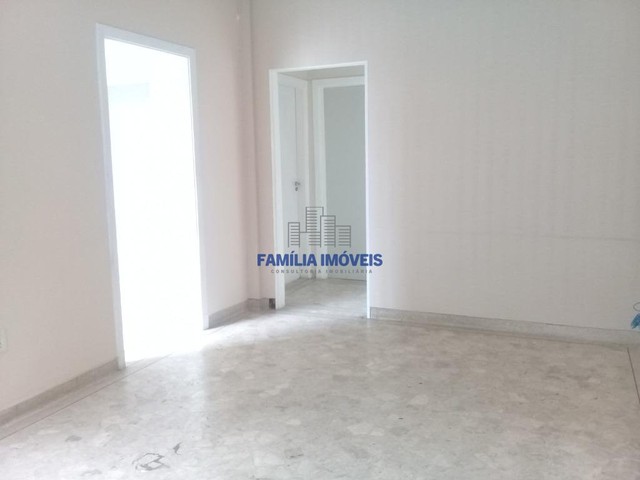 Comprar ou alugar conjunto comercial 5 salas 1 wc no Centro Santos