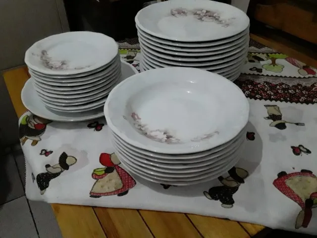 Aparelho de Jantar Chá e Café 42 Peças Porcelana Schmidt - Dec. Tamandaré  2402 - SCHMIDT