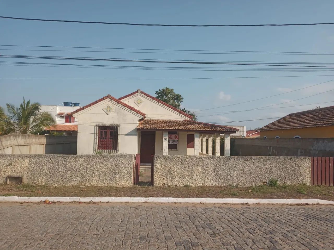 CASA GRUSSAI - PERTO DO CLUBE.