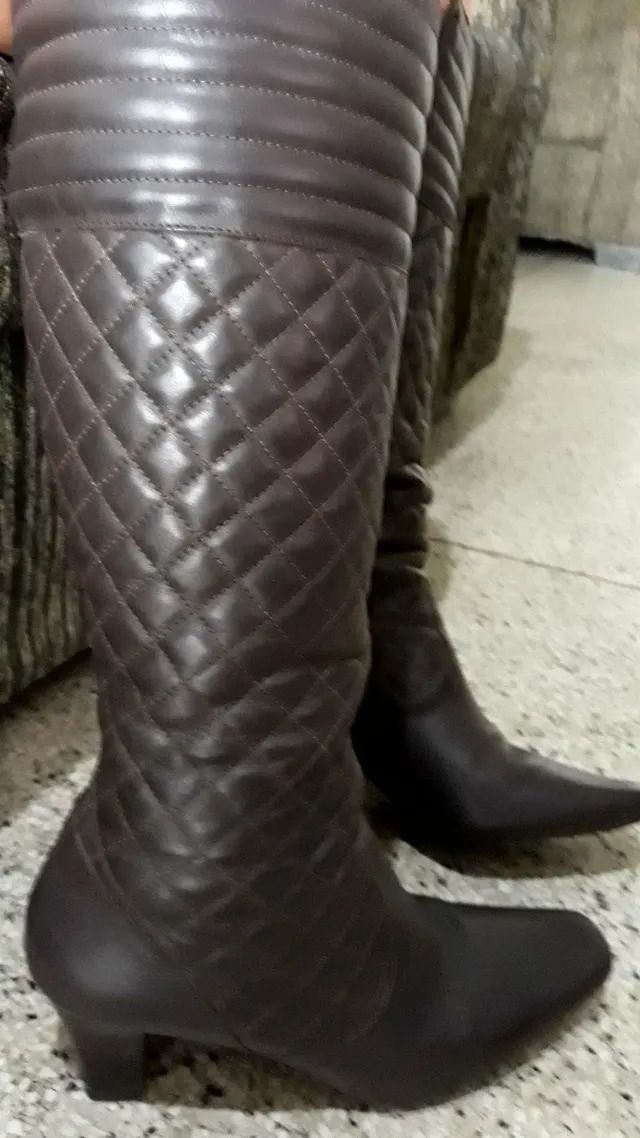 Bota marrom de cano longo da Stiletto  - Foto 3