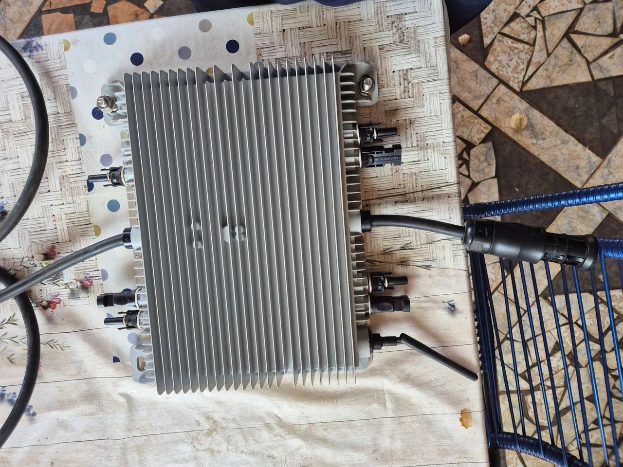 MicroInversor solar Deye 2000w Instalações Elétricas e Hidráulicas