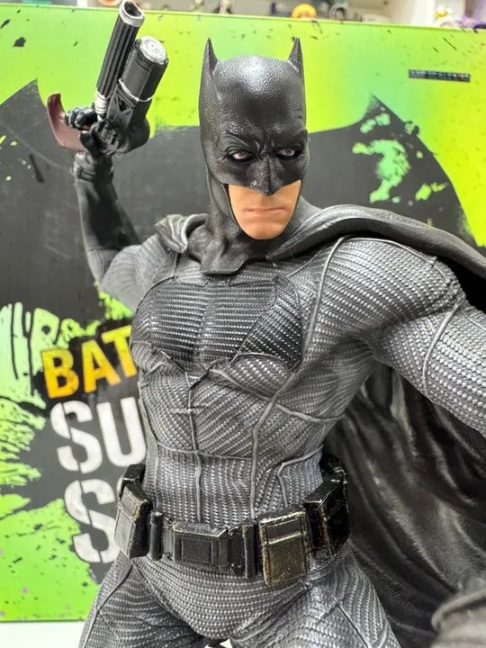 Boneco Batman The Batman (2022) - Colecionável - Foto 5