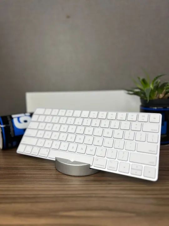 Teclado Apple Magic Keyboard Model A1644 Cor branco - Periféricos Teclado Apple Magic Keyboard Model A1644 Cor branco - Periféricos