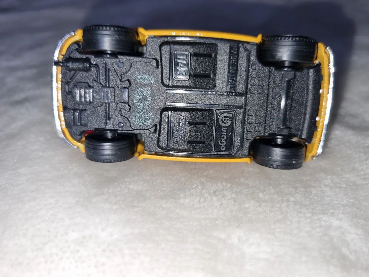 Miniatura Burago scala 1:43 fiat 500 diecast 