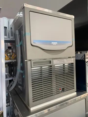 Maquina de Gelo  - Evandro - *