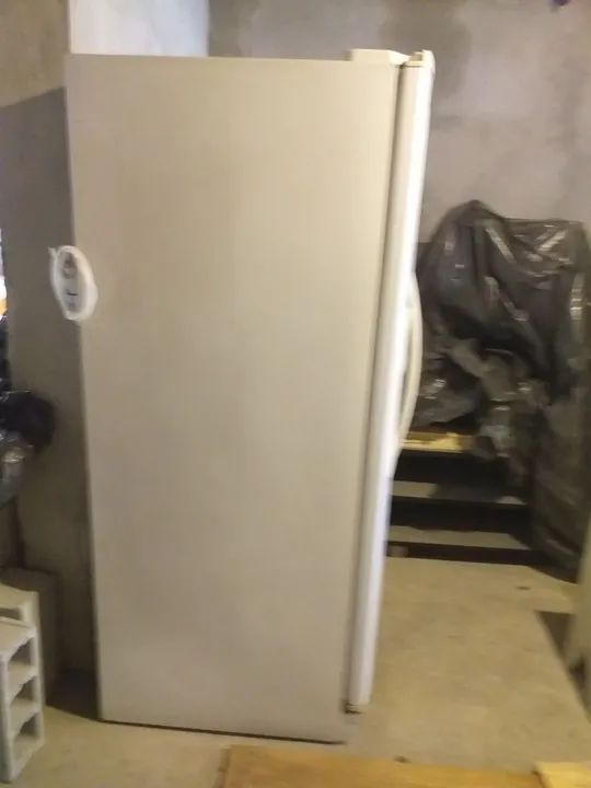 Vendo uma geladeira  duas porta   - Foto 5