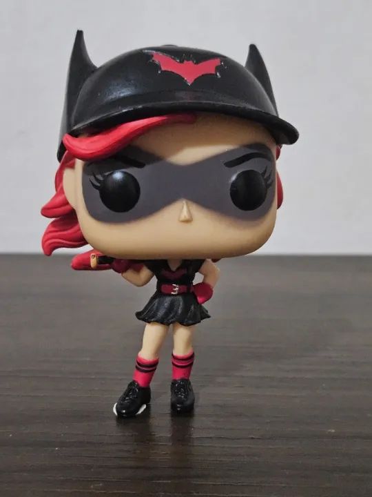 Funko Pop Batwoman 221 Sem Caixa DC Bombshells
