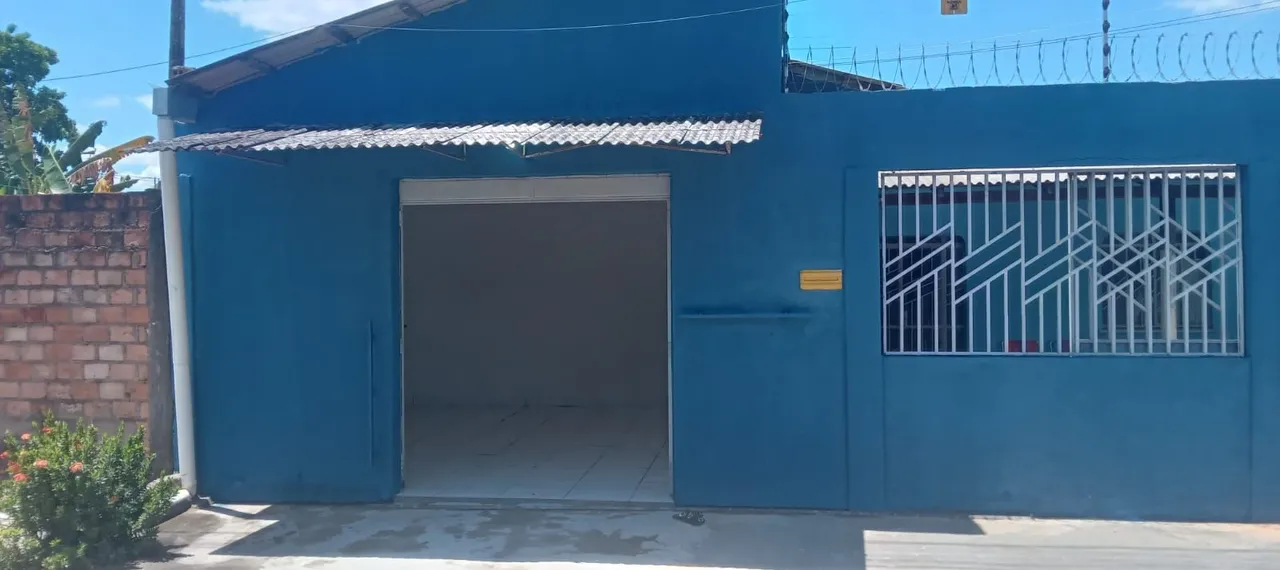 Aluga-se ponto comercial.