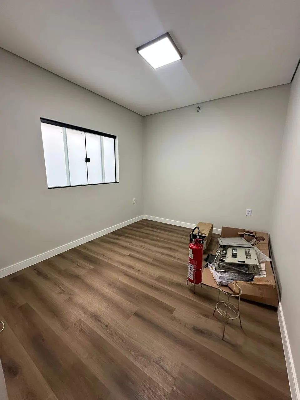 Salas Comerciais Individuais no Centro  Prédio Moderno! - Foto 2