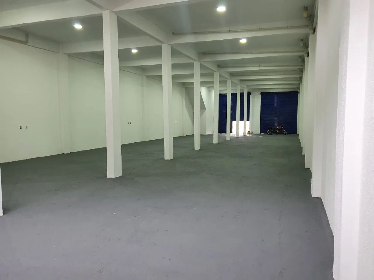 Vendo Galpão com 8 apartamentos