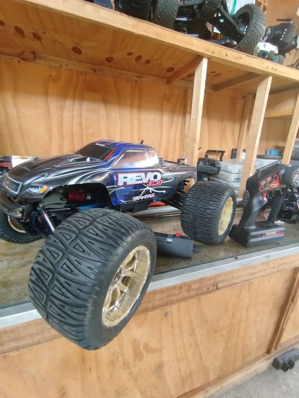 Automodelo Traxxas Revo 3.3 - Foto 4