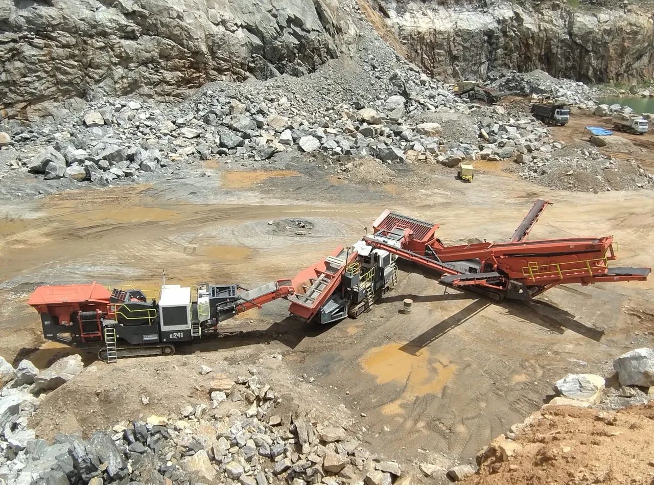 Conjunto de britagem peneira sobre esteiras  - Foto 3