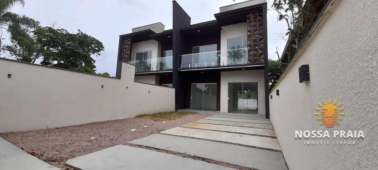 Sobrado com 3 dormitórios à venda, 121 m² por R$ 560.000,00 - Princesa do Mar - Itapoá/SC