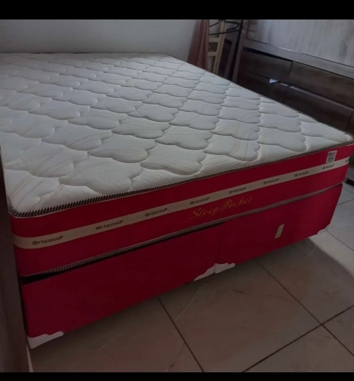 Cama Queen box e colchão 