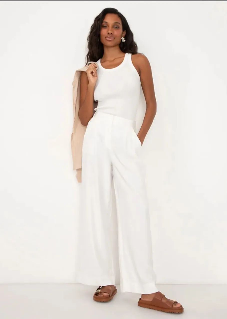 Calça wide leg de viscose cintura alta com elástico - off white C&A