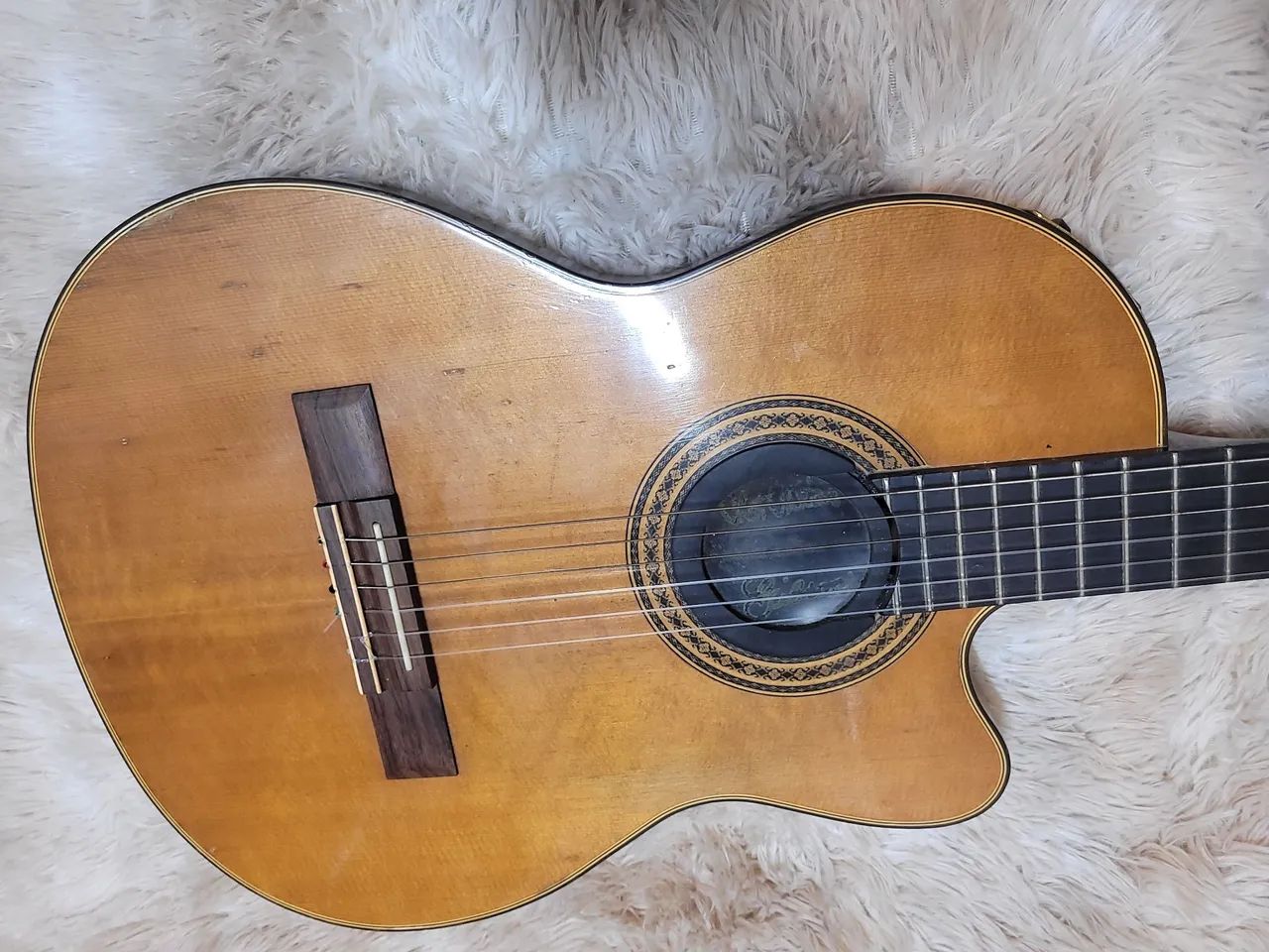 Violão Gibson maciço 