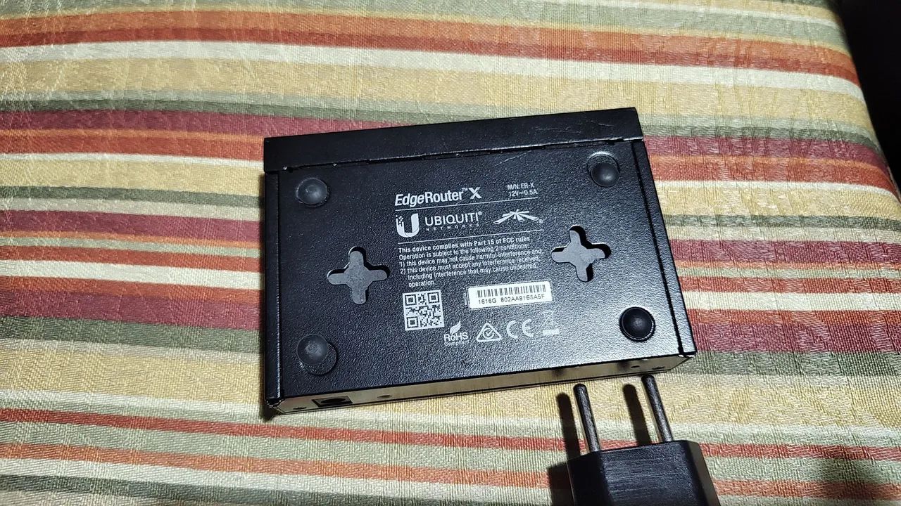 Roteador: Ubiquiti EdgeRouter X, 4-portas, SFP, PoE, Gigabit Ethernet - Foto 2