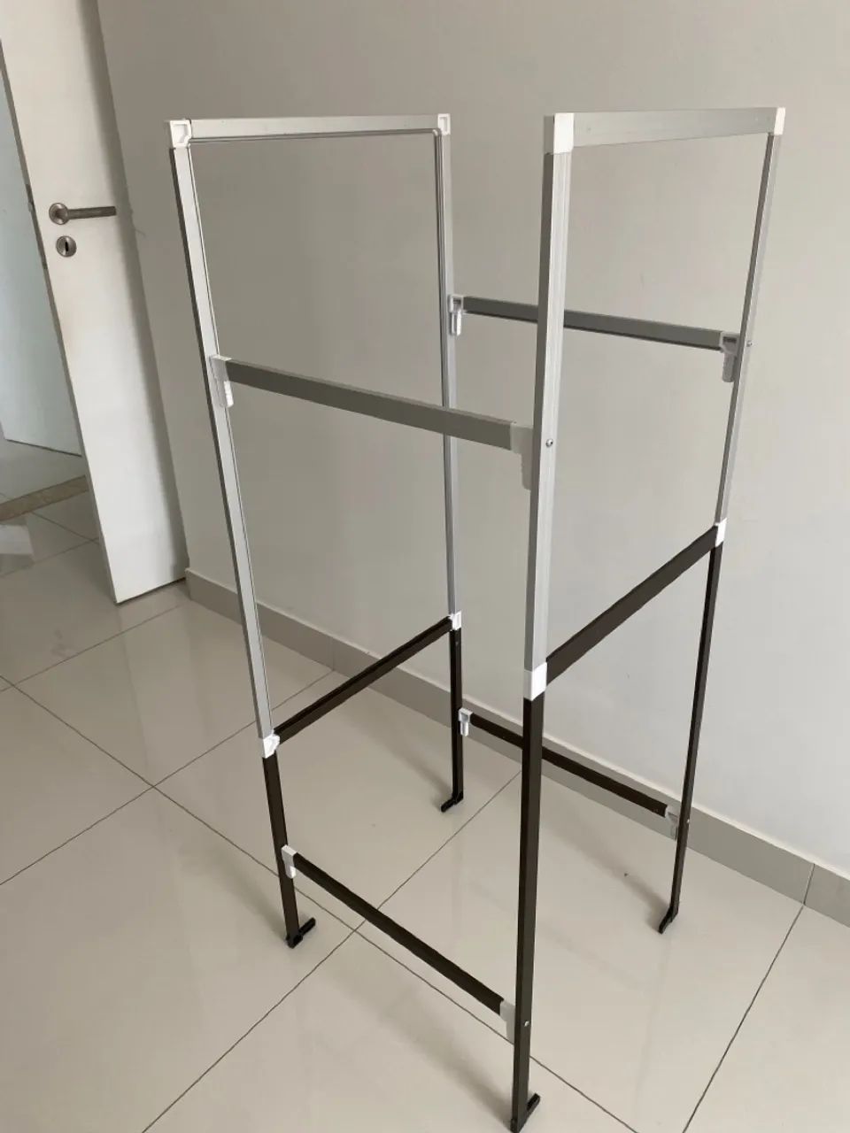 Arara para roupas - Foto 2