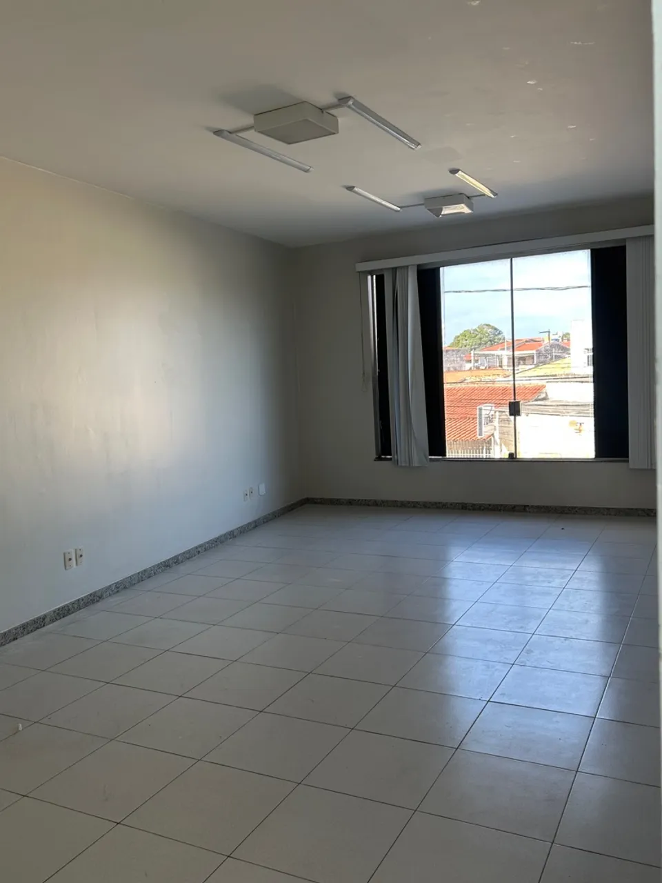 SALAS COMERCIAL PARA ALUGAR - GALERIA JULIA KARLA